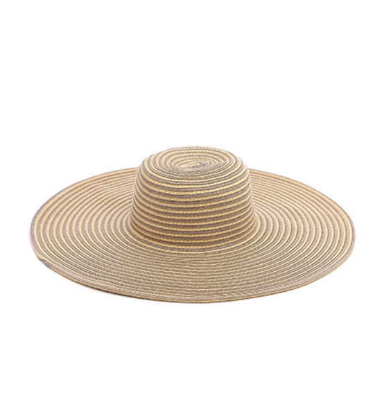 Wide brimmed floppy hat